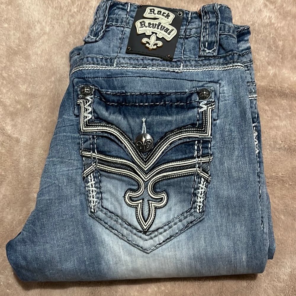 ROCK REVIVAL Men’s Size 31